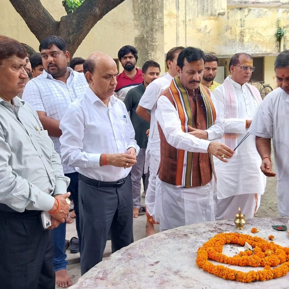 63 वर्ष पुराने पं. शिवकुमार शास्त्री छात्रावास का होगा जीर्णोद्धार:वाराणसी के संपूर्णानंद संस्कृत विश्वविद्यालय में वैदिक मंत्रोच्चार के बीच कुलपति ने किया शुभारंभ