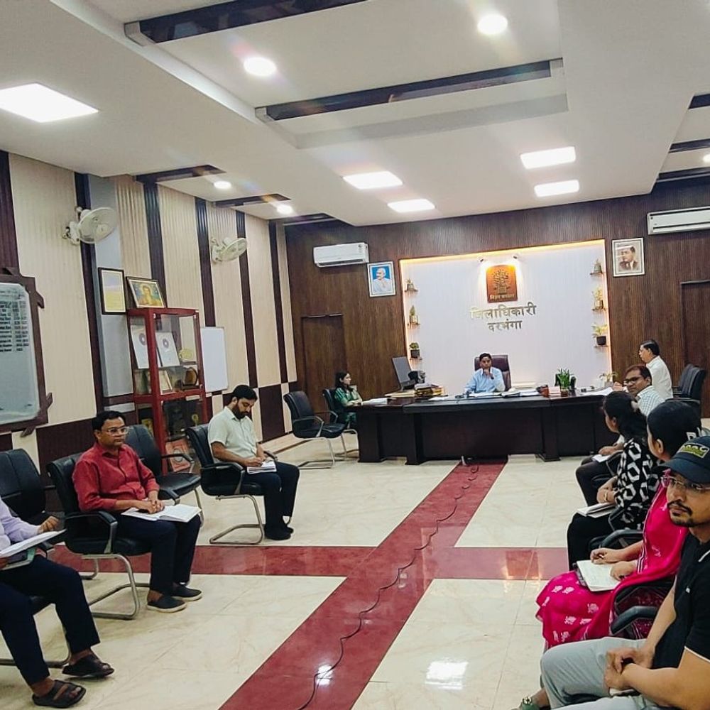 दरभंगा को 15,268 नए राशन कार्ड जारी करने का लक्ष्य:टीबी मुक्त भारत के लिए अभियान चलाने के निर्देश, डीएम ने की समीक्षा बैठक