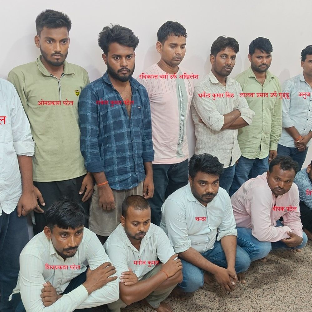 बोरिंग टेक्नीशियन परीक्षा में नकल करवा रहा गैंग अरेस्ट:UP STF ने वाराणसी से परीक्षार्थी और प्रयागराज से साल्वर किए गिरफ्तार, इलेक्ट्रानिक डिवाइस से चल रहा था खेल, 13 पकड़े गए