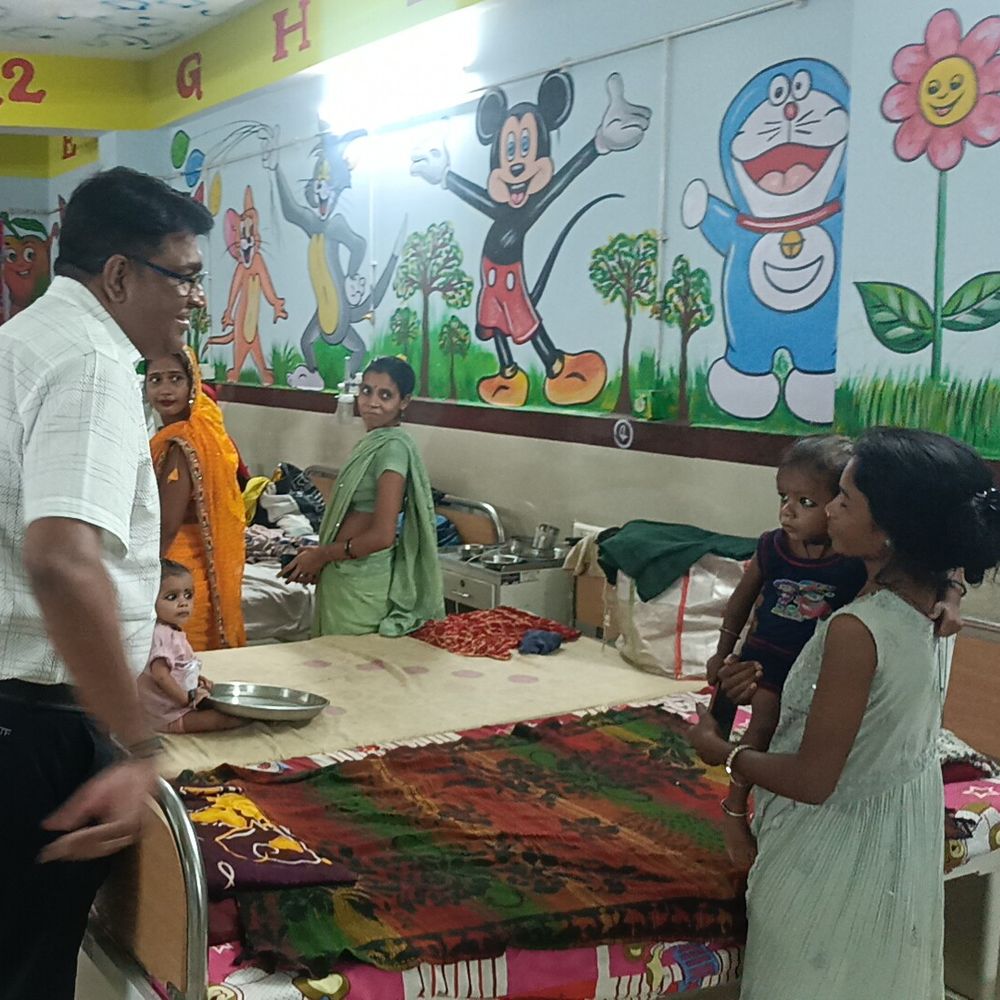 अब मऊगंज जिला अस्पताल में होगा मोतियाबिंद का आधुनिक इलाज:कलेक्टर ने किया याग लेजर और फेको मशीन का शुभारंभ; रीवा-चित्रकूट जाने से मिलेगी मुक्ति