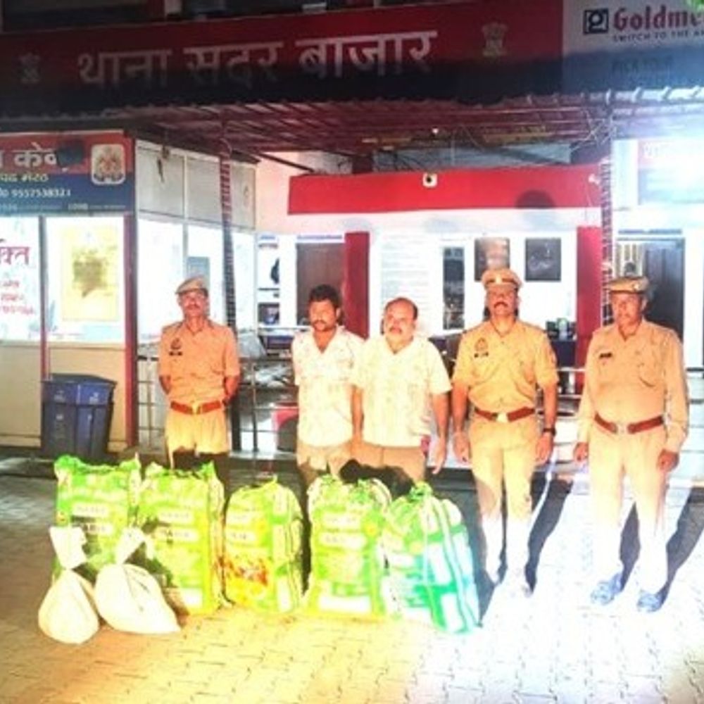 मेरठ में नकली चाय-ऑल आउट रिफिल का भंडाफोड़:दाल मंडी में छापेमारी, दो कारोबारी गिरफ्तार