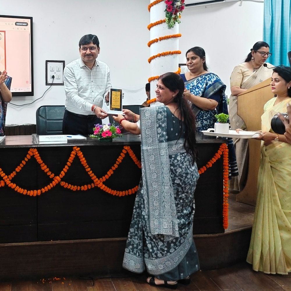 नेशनल पीजी कॉलेज में 12 दिवसीय फैकल्टी डेवलपमेंट प्रोग्राम शुरू:AI, मशीन लर्निंग और डिजिटल ट्रांसफॉर्मेशन पर शिक्षकों को मिलेगा प्रशिक्षण