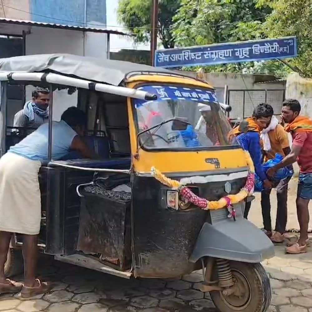 डिंडौरी में रिश्तेदार भाई-बहन ने लगाई फांसी, दोनों की मौत:लड़का 9वीं का छात्र था, लड़की ने श्मशान से लौटकर दी जान