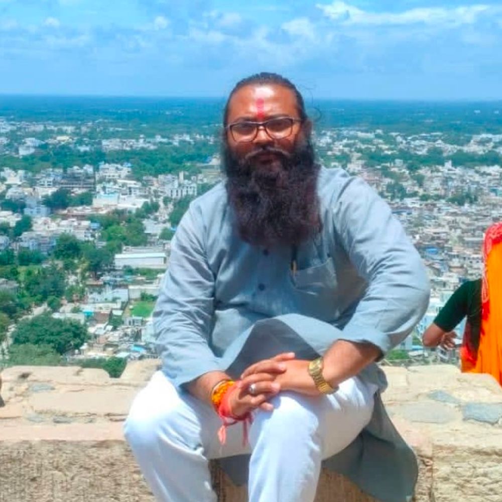 भाजपा नेता पर खेत का रास्ता बंद करने का आरोप:धार में किसान बोले- खेत तक नहीं पहुंच पा रहे, सोयाबीन की फसल हो रही प्रभावित