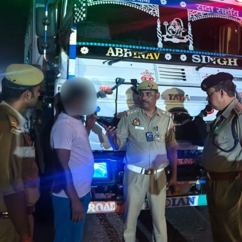 फतेहपुर में 'ड्रंक एंड ड्राइव' अभियान, 37 चालान:2.70 लाख रुपये का जुर्माना, पुलिस ने की कड़ी कार्रवाई