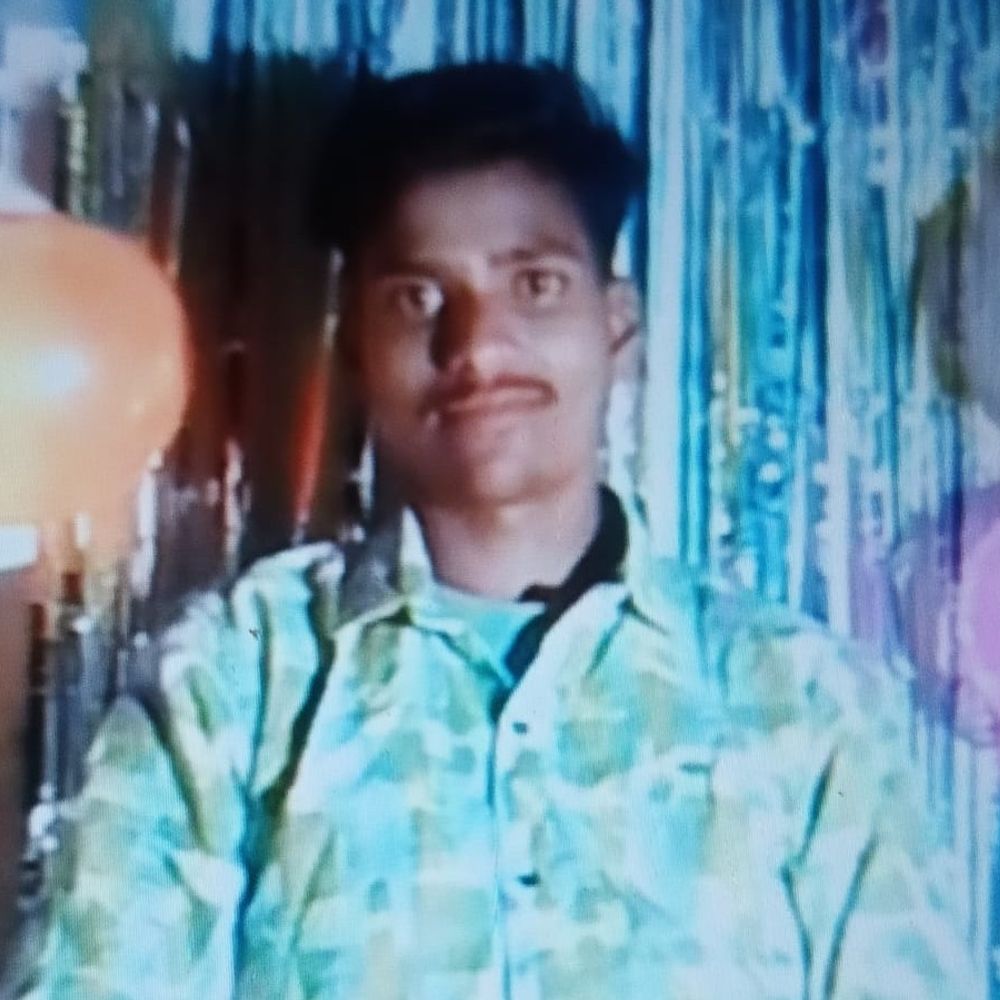 कन्नौज में सड़क हादसे के बाद बवाल, हत्या का आरोप:युवक की मौत पर परिजनों ने शव रखकर लगाया जाम, पुलिस से नोकझोंक