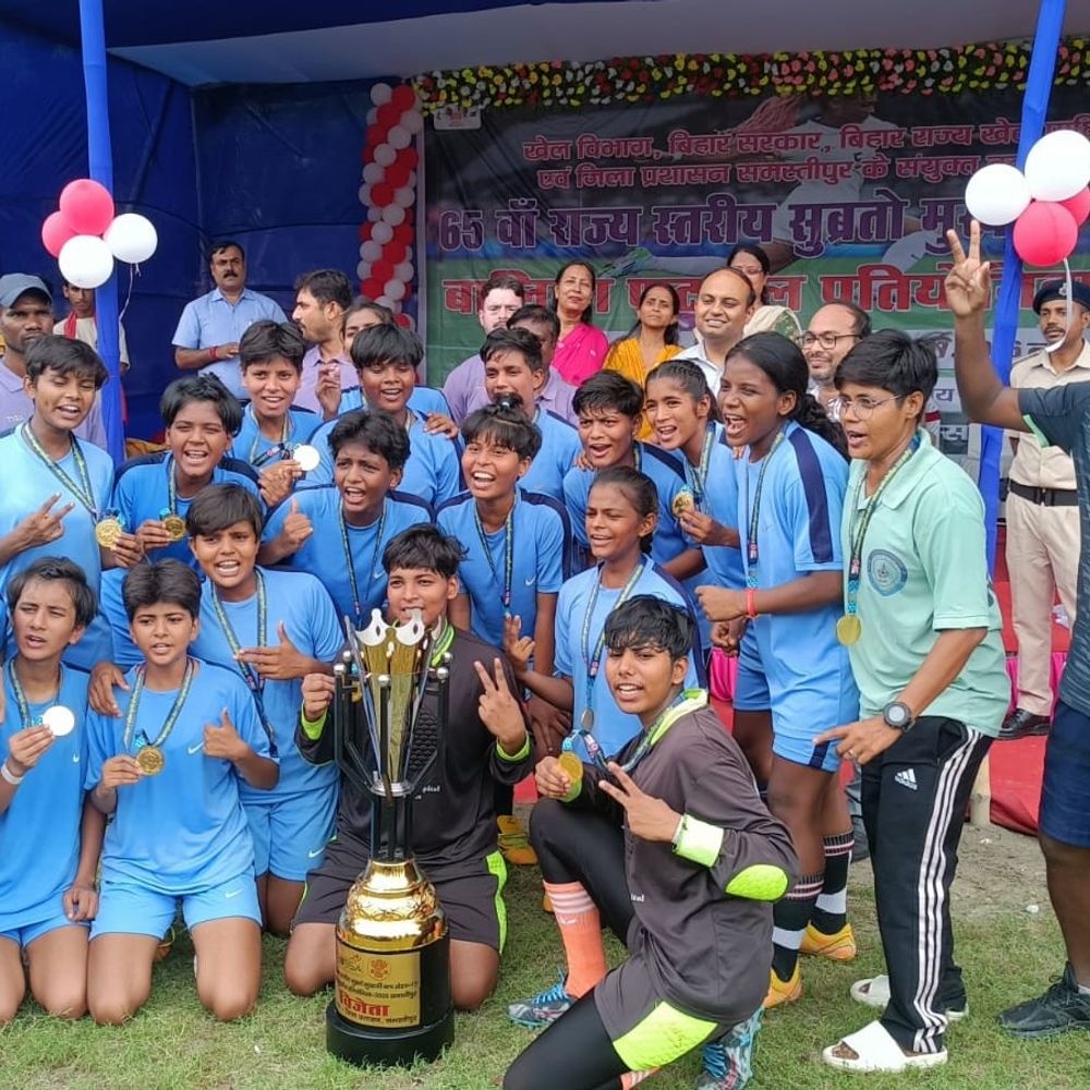 ट्राईब्रेकर में सीवान ने पश्चिम चंपारण को हराया:टीम 3-2 से हुई विजयी, 4 दिवसीय राज्यस्तरीय बालिका अंडर-17 फुटबॉल प्रतियोगिता संपन्न