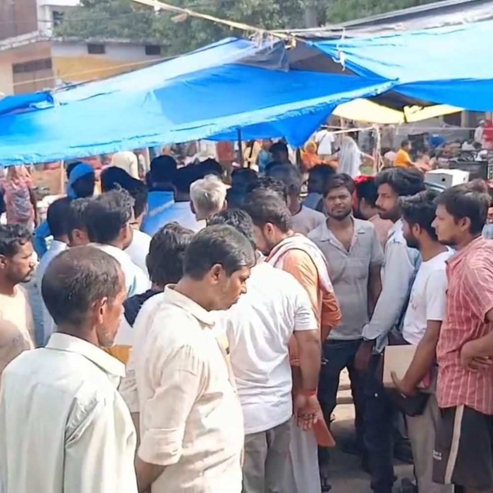 हमीरपुर में दशकों पुरानी सब्जी मंडी नहीं हटेगी:व्यापारियों को राहत, सभी दुकानों के लिए तय होंगे समान मानक