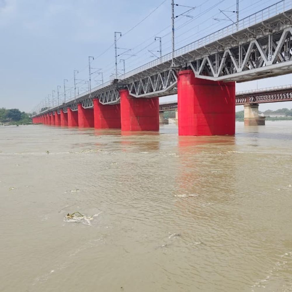 उन्नाव में 24 घंटे में 1.36 मीटर बढ़ा गंगा जलस्तर:शुक्लागंज के घाटों तक पहुंचा पानी, पश्चिमी राज्यों के बांधों से छोड़े गए पानी का असर