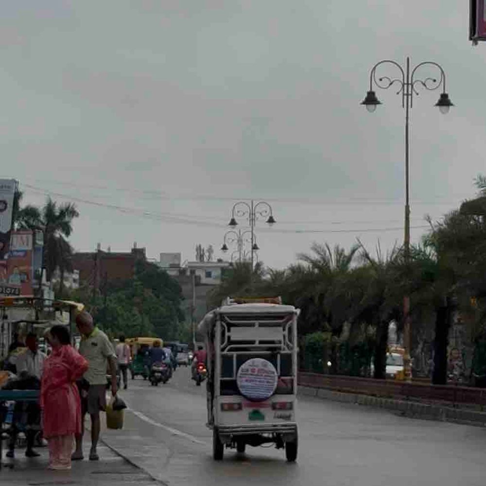 गोरखपुर में आज बारिश का अलर्ट:पिछले 24 घंटे में 85.3 मिमी बरसात हुई, 40 से 50km की रफ्तार चल रही हवा