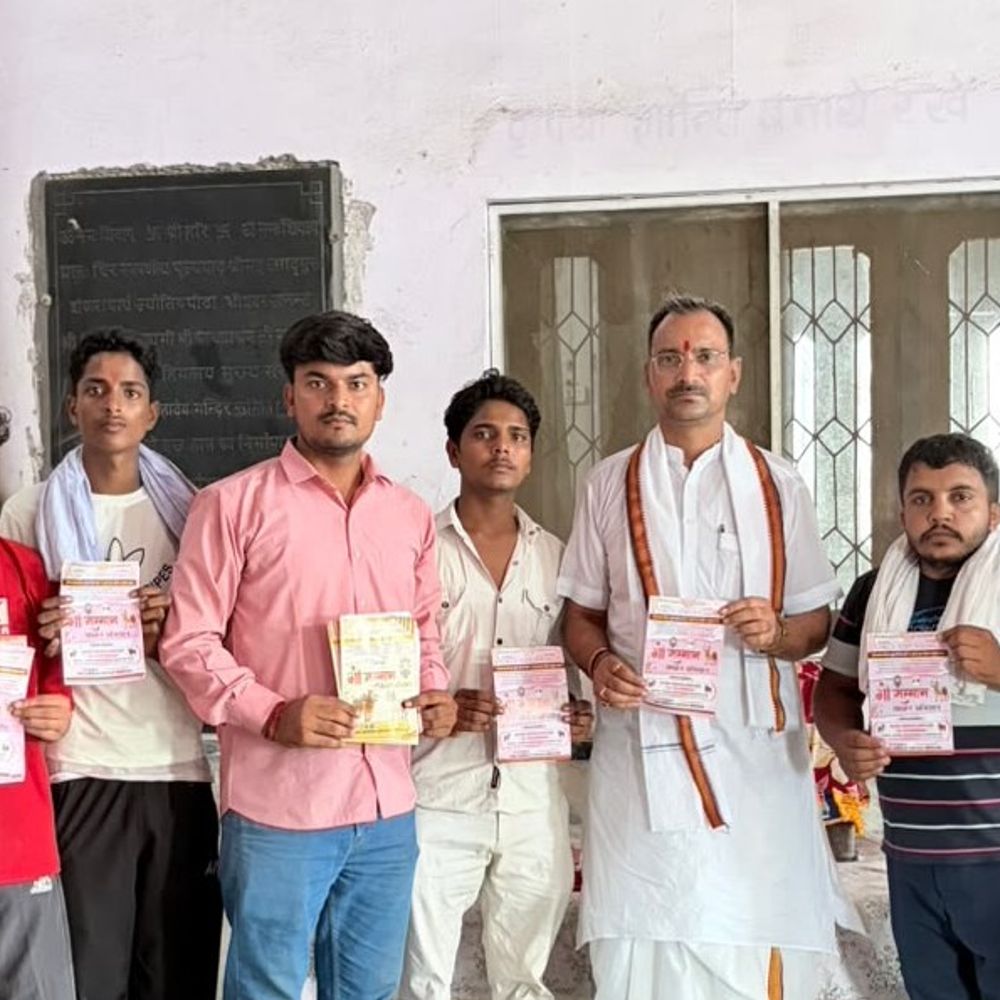 गौ माता को राष्ट्र माता का दर्जा देने की मांग:बागपत के पुरा महादेव मंदिर में हस्ताक्षर अभियान चला