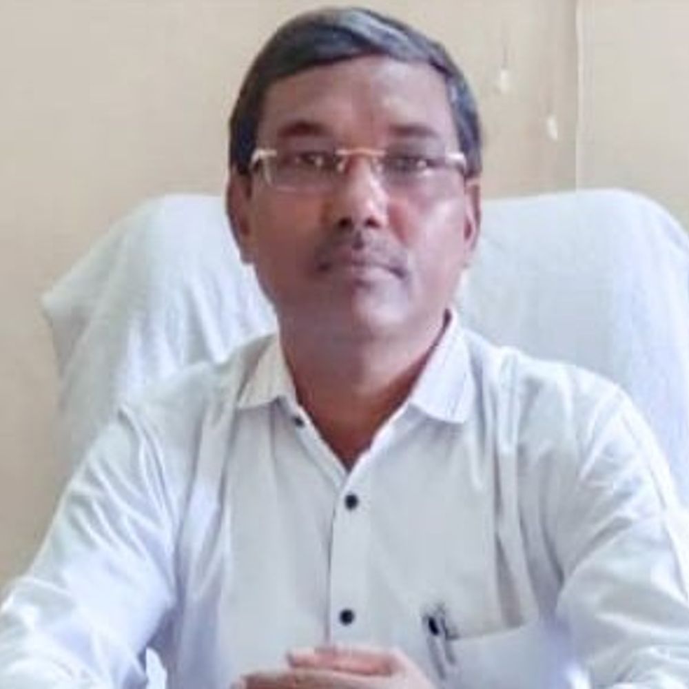गाजीपुर से कुशीनगर पहुंचे दीनानाथ साहनी:डायट में वरिष्ठ प्रवक्ता का संभाला कार्यभार, बीएसए ने दिलाया पदभार