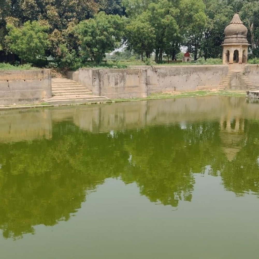 फर्रुखाबाद में तालाब में डूबने से बी-फार्मा छात्र की मौत:चाचा और चचेरे भाई के साथ नहाने गया था, शमशाबाद के चिंतामणि तालाब में डूबने से गई जान