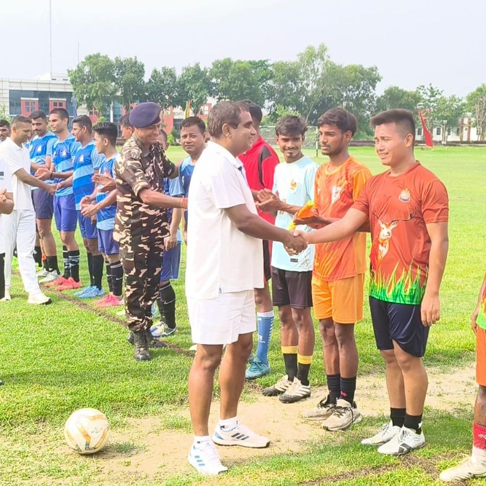 लखीमपुर खीरी SSB जवानों ने 4-1 से जीता उद्घाटन मैच:एसएसबी इंटर सेक्टर फुटबॉल प्रतियोगिता का हुआ शुभारंभ
