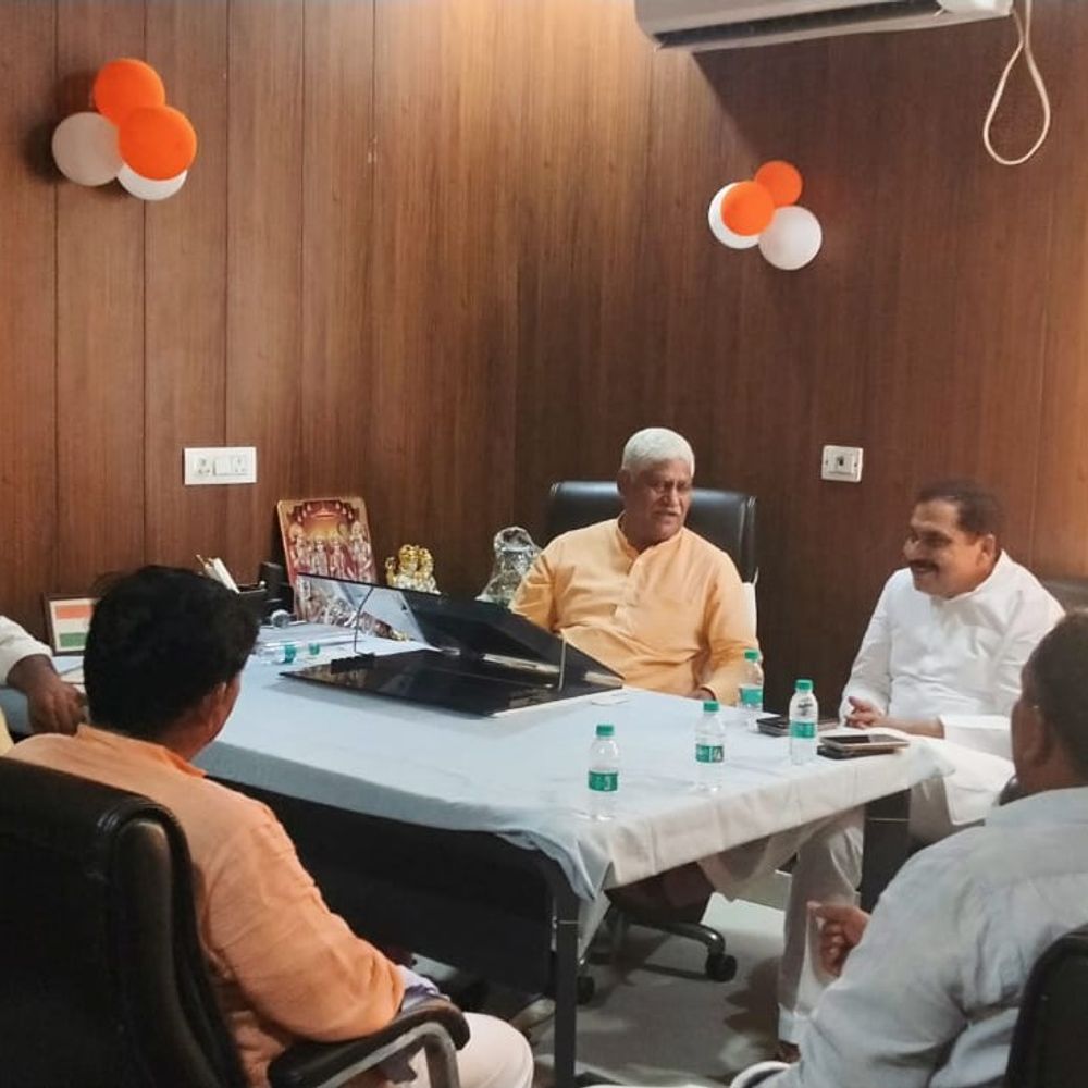 राज्य मंत्री ने सुनीं भाजपा कार्यकर्ताओं की समस्याएं:बिजली, व्यापारी, कोचिंग सेंटर के मुद्दों पर समाधान का भरोसा दिया