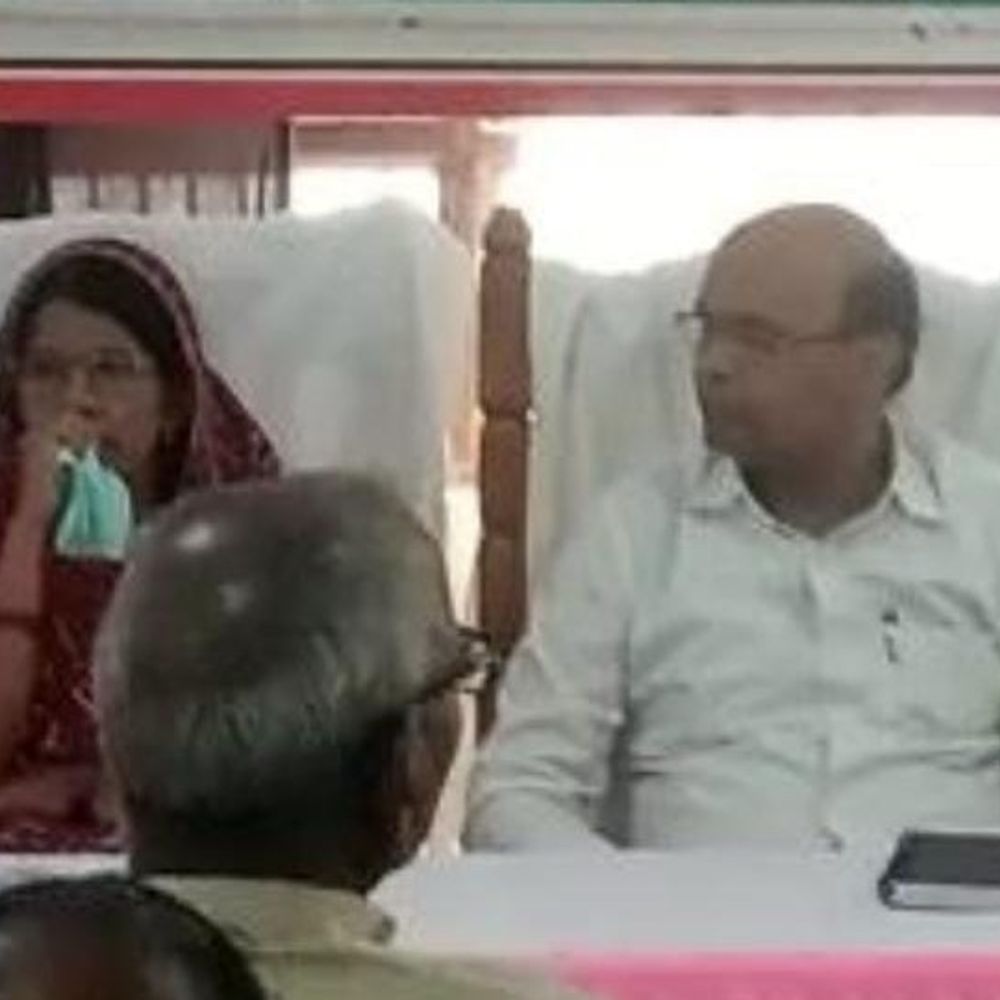 गन्ना किसानों को मिलेंगे गुणवत्तायुक्त कृषि निवेश:अम्बेडकरनगर में चीनी मिलें अब परीक्षण के बाद ही कर सकेंगी वितरण