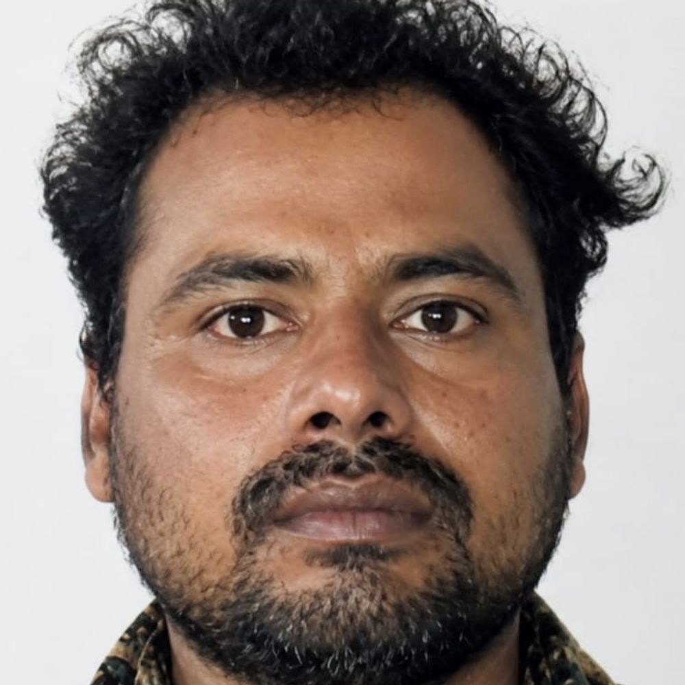 बदायूं में अज्ञात वाहन ने बाइक को मारी टक्कर:पिता की मौत, बेटा गंभीर रूप से घायल, दावत खाकर लौट रहे थे