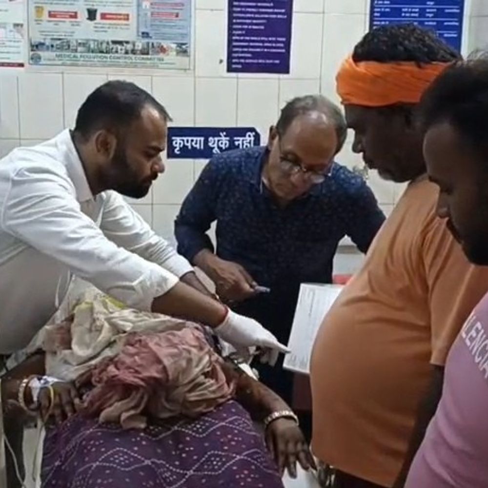 उन्नाव में महिला पर चाकू से हमला:घर में घुसकर युवक ने किया वार, गंभीर हालत में अस्पताल में भर्ती
