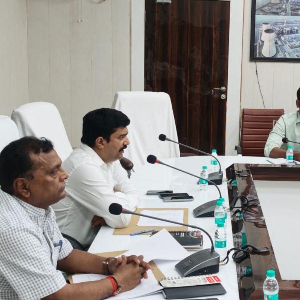 एटा डीएम ने सीएम डैशबोर्ड पर चेताया:खराब प्रदर्शन वाले विभागों को जुलाई तक 'ए' श्रेणी में आने के निर्देश