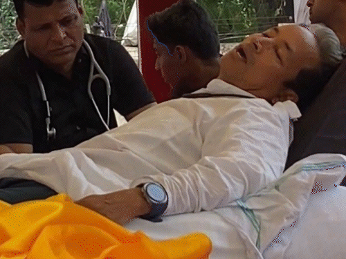 सोनम वांगचुक का अनशन, स्वरा भास्कर प्रदर्शन में शामिल हुईं:सोनी राजदान-शबाना आजमी ने की अनशन तोड़ने की अपील; कहा- देश को आपकी जरूरत