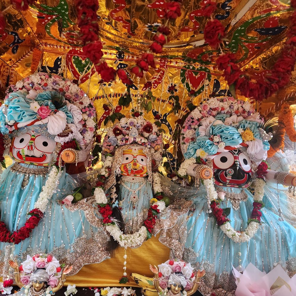 सीवान में निकली भव्य जगन्नाथ रथयात्रा:हजारों श्रद्धालुओं ने खींचा रथ, छप्पन भोग चढ़ाया, जगह-जगह हुआ प्रसाद वितरण