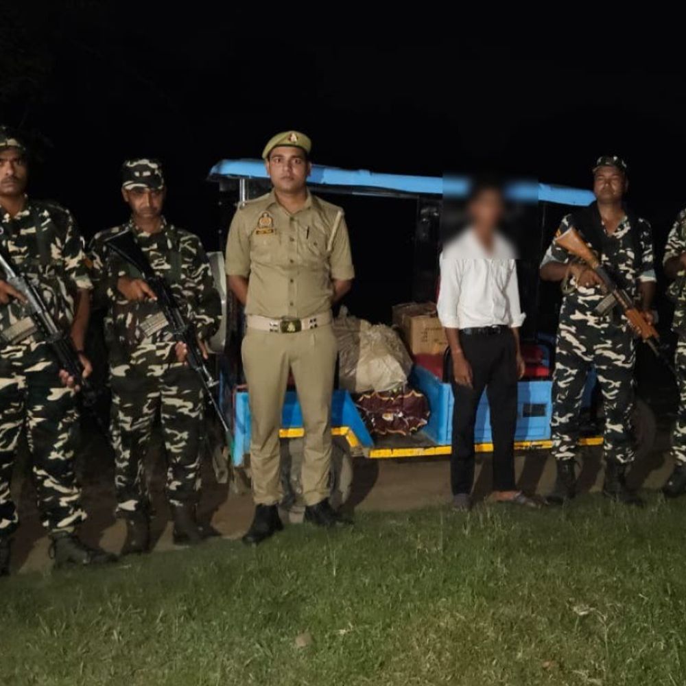 नेपाल सीमा पर मोबाइल पार्ट्स की तस्करी नाकाम:पुलिस-एसएसबी की संयुक्त कार्रवाई में एक गिरफ्तार