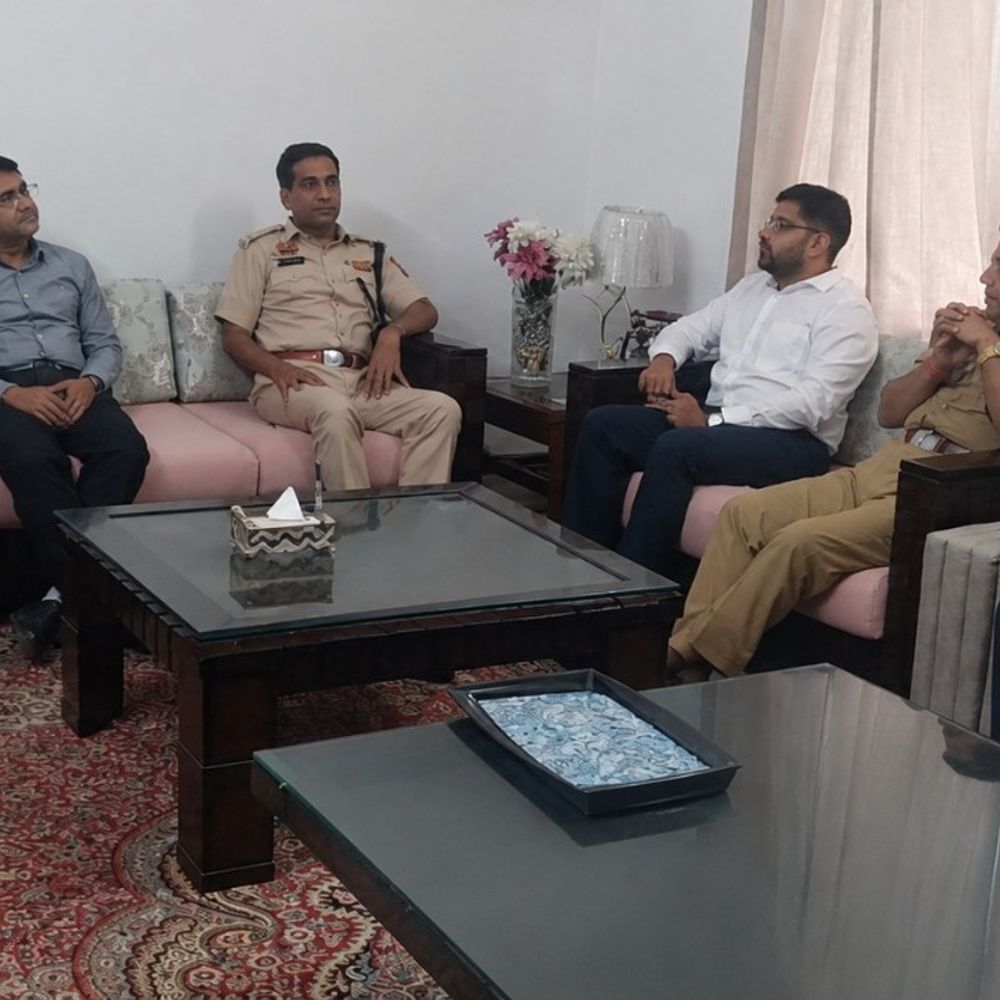 कांवड़ यात्रा को लेकर यूपी-हरियाणा प्रशासन अलर्ट:शामली और पानीपत के अधिकारियों की बैठक, सुरक्षा और यातायात व्यवस्था पर बनी रणनीति