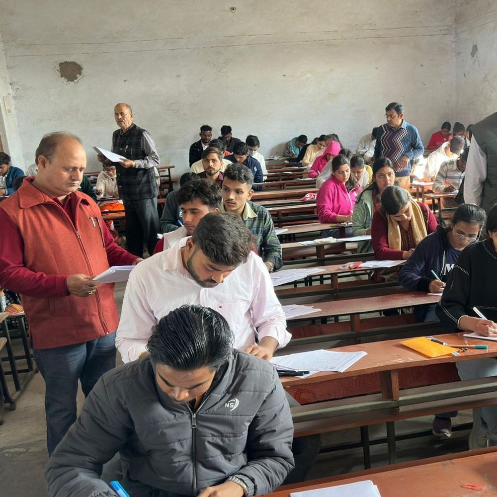 अवध विश्वविद्यालय में 17 जुलाई को प्रवेश परीक्षा:15 परीक्षा केंद्रों पर 9,529 परीक्षार्थी होंगे शामिल, सीसीटीवी और 30 पर्यवेक्षकों की निगरानी में होगी परीक्षा