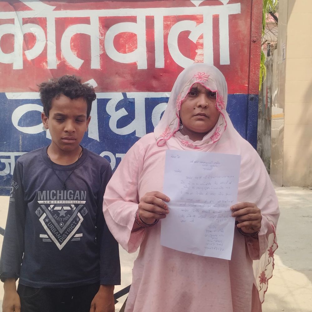 पड़ोसी पर किशोर की केबल तार से पिटाई का आरोप:शामली के कांधला थाने में मां ने पुलिस से न्याय की गुहार लगाई, जांच शुरू