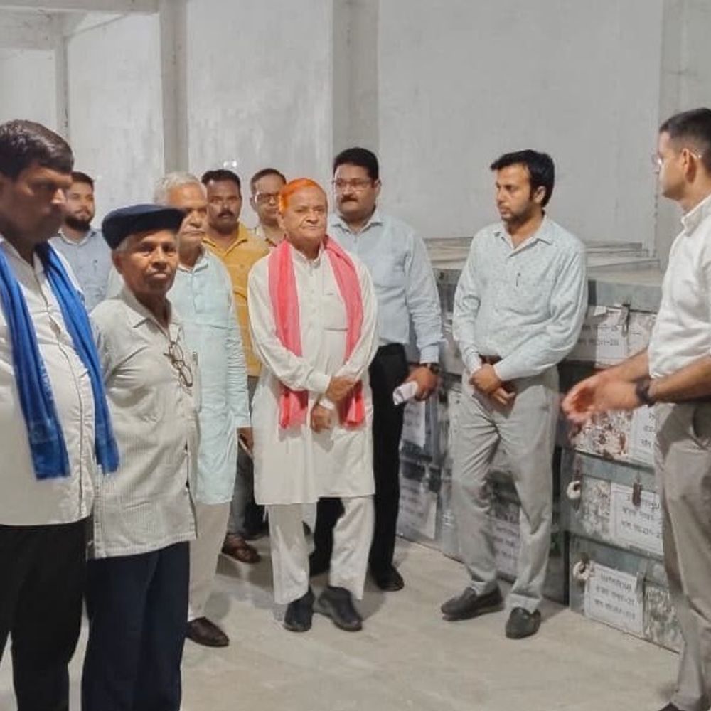 बलरामपुर में चुनाव तैयारियों पर बैठक:17 जुलाई को राजनीतिक दल देंगे सुझाव, डीएम ने बड़े नेताओं को बुलाया