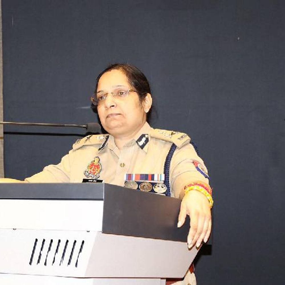 नोएडा पुलिस कमिश्नरेट में तीन एसीपी के तबादले:कमलेश कांत, सौरभ सिंह और कृष्णपाल सिंह को मिली जिम्मेदारी