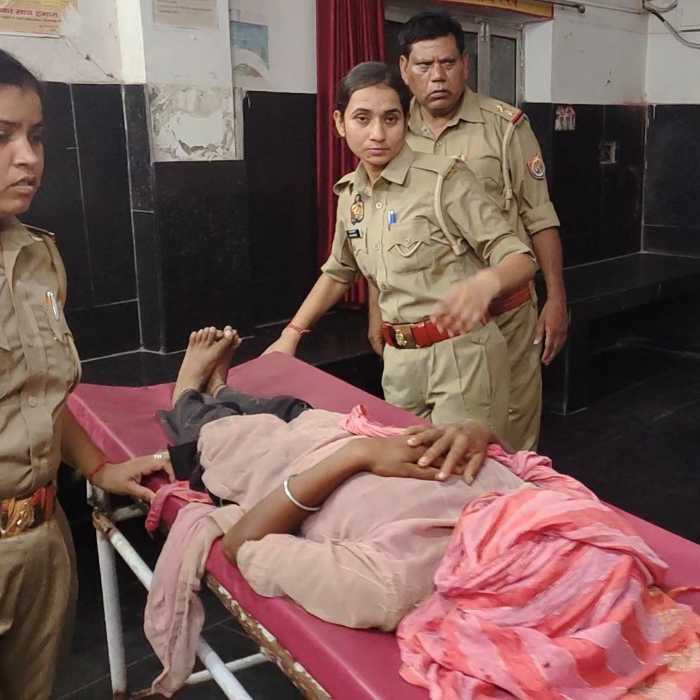 दिव्यांग किशोरी से सामूहिक दुष्कर्म का प्रयास:इटावा में ग्रामीणों ने एक आरोपी को पकड़ा, तीन फरार