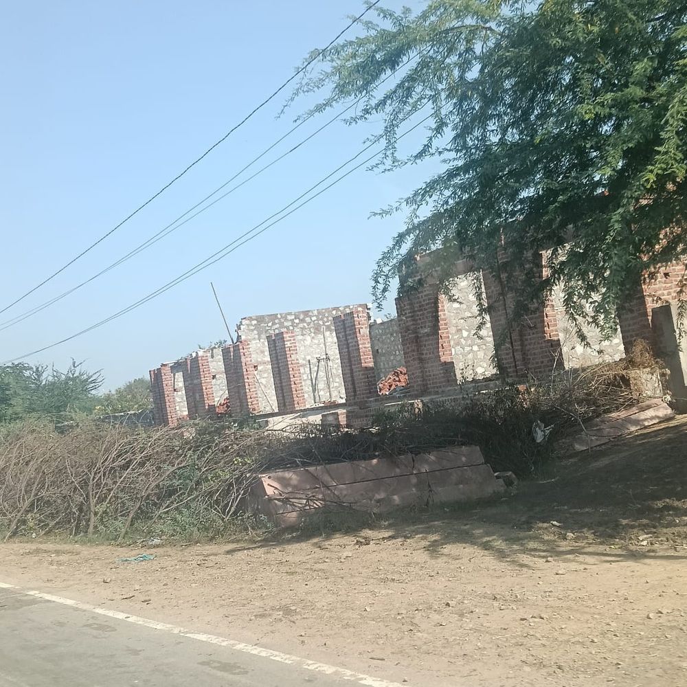 सरकारी भूमि से अतिक्रमण हटाने की मांग की:वेलांगरी पंचायत ने कलेक्टर को सौंपा ज्ञापन