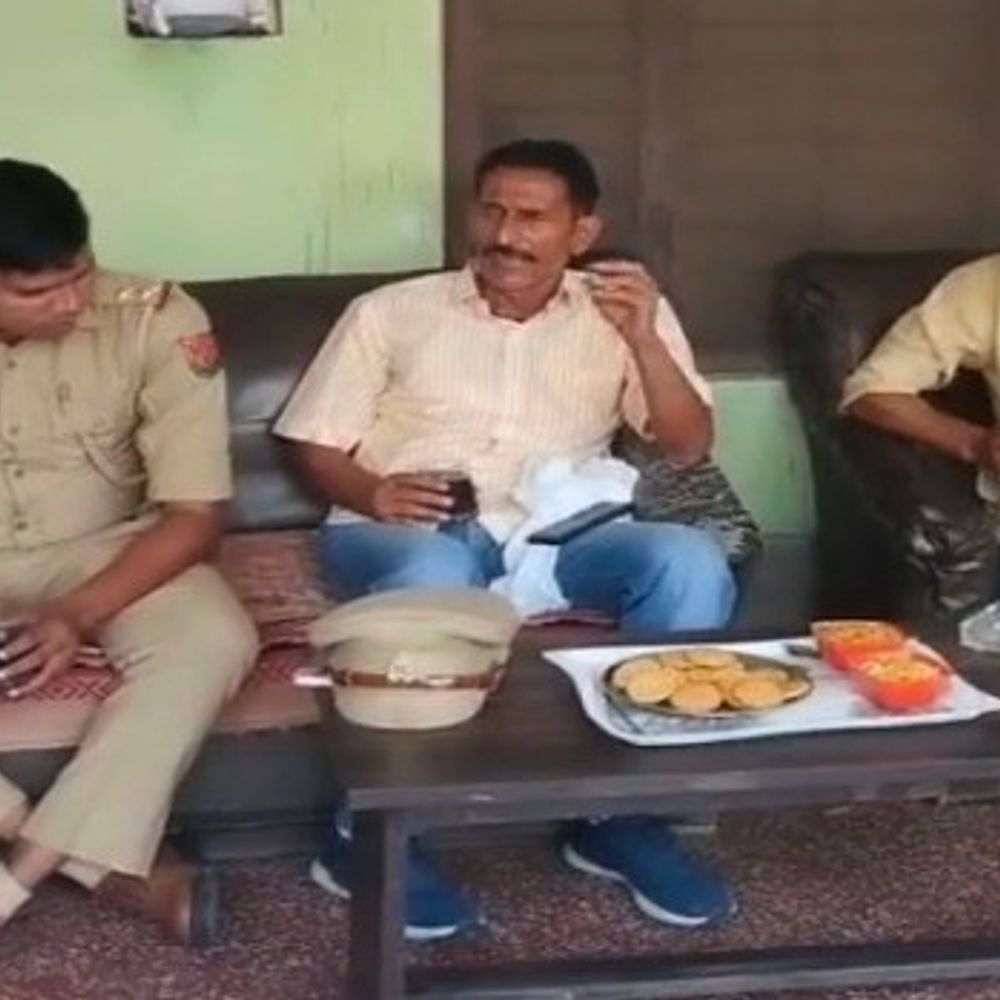 रोहाना में शांति समिति की बैठक:पुलिस ने कांवड़ यात्रियों से की हेल्मेट पहनने, साइलेंसर न बदलने की अपील