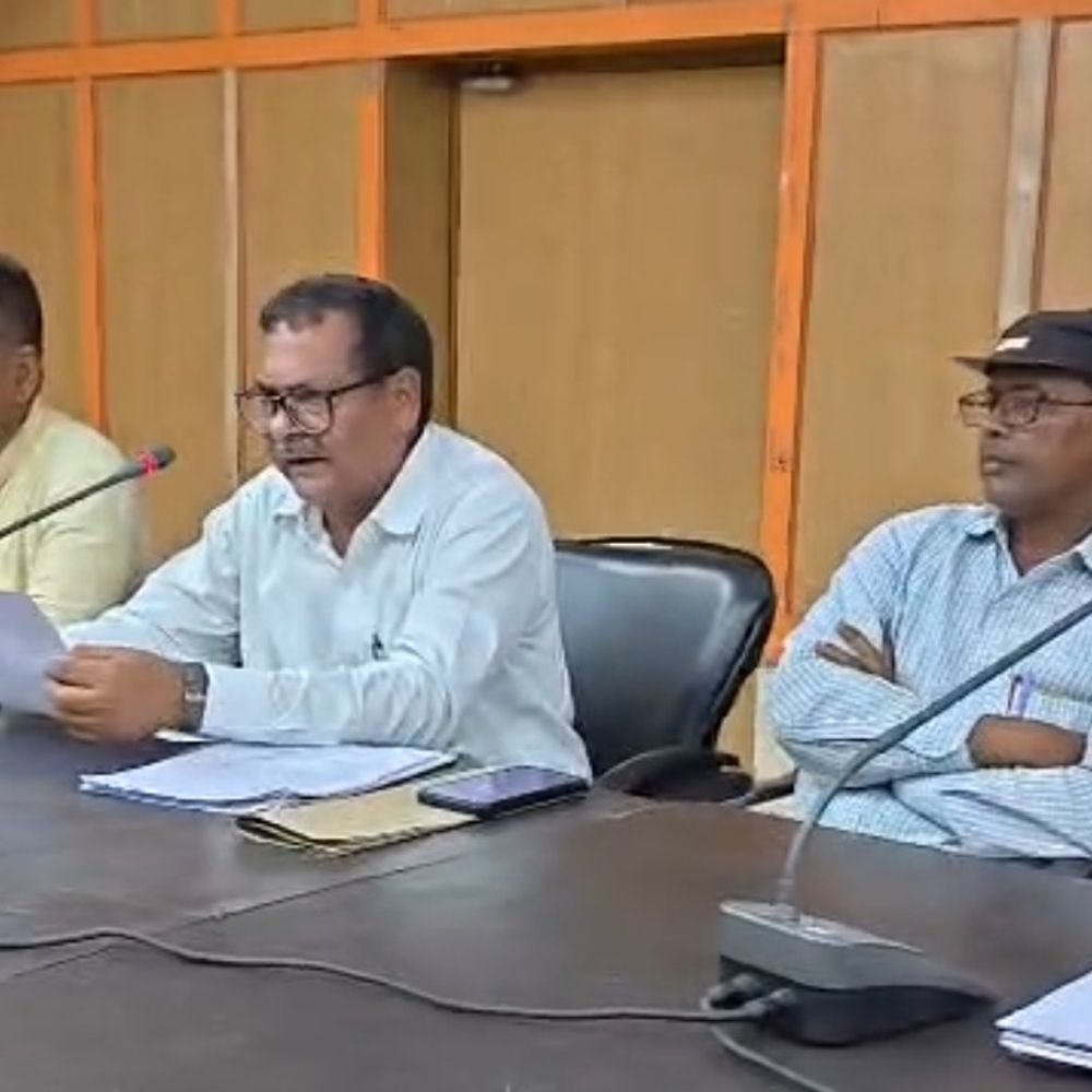 देवरिया में समाज कल्याण शिक्षकों की बैठक:लंबित मांगों पर सरकार को आंदोलन की चेतावनी
