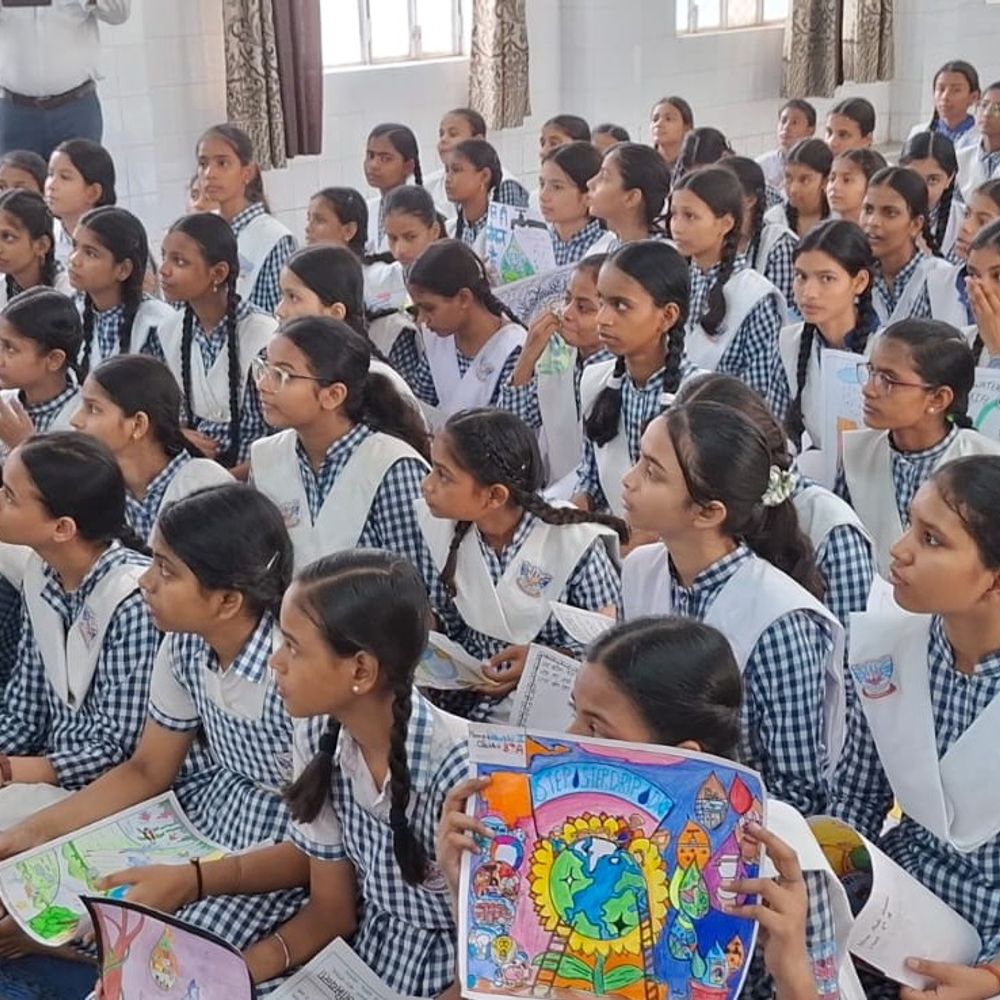 प्रयागराज में भूजल सप्ताह, संरक्षण पर सेमिनार:छात्राओं ने वर्षा जल संचयन और भूजल रिचार्ज की तकनीकें सीखीं