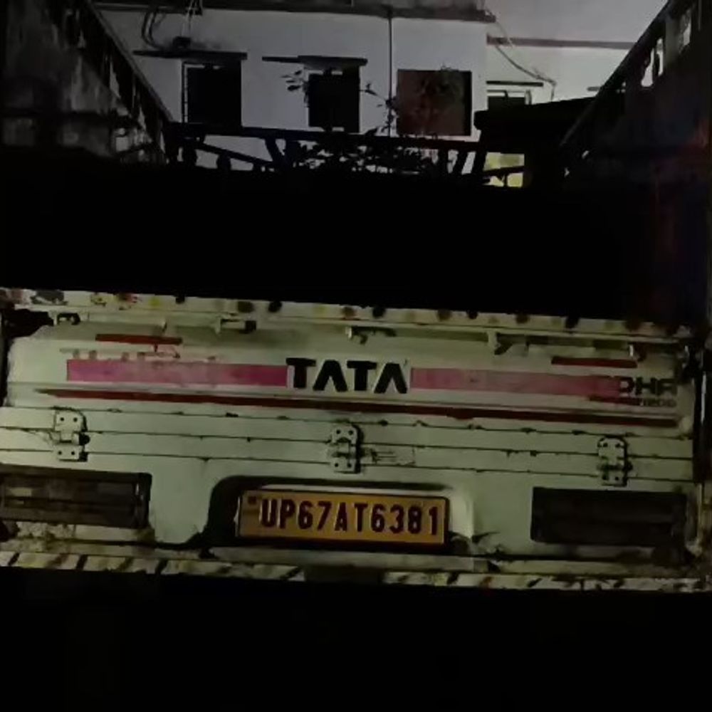 कैमूर पुलिस का एक्शन, 1138 लीटर शराब जब्त:2 जगहों से तस्कर गिरफ्तार, पिकअप और 4.68 लाख रुपए कैश बरामद