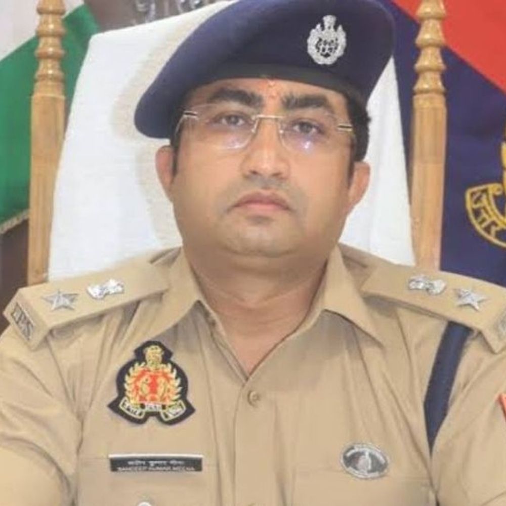 सात विवेचकों की लापरवाही पर जांच के आदेश:संतकबीर नगर में SP ने गैंगस्टर व महिला अपराधों की लंबित विवेचनाओं की समीक्षा की