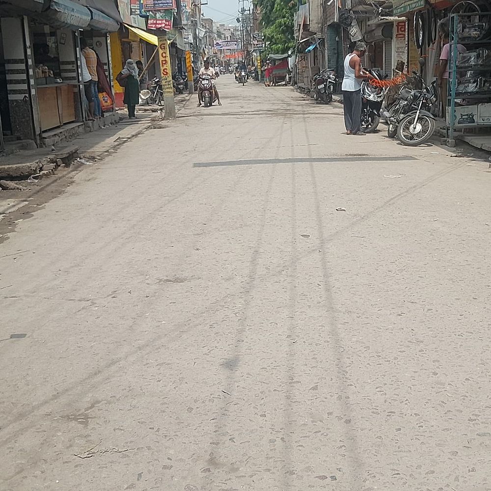 उन्नाव की पोनी रोड पर अतिक्रमण हटाना शुरू:सड़क चौड़ीकरण के लिए भारी पुलिस बल तैनात, काम तेज