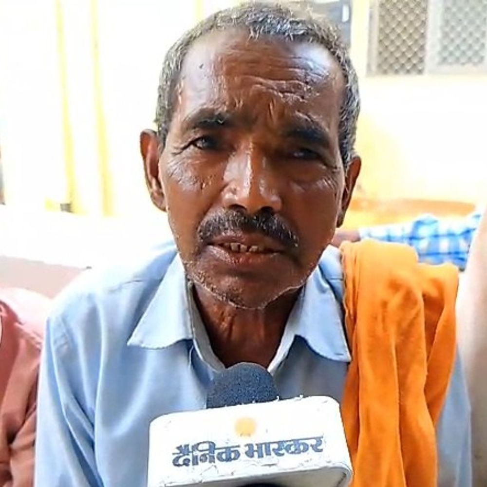 बिजली के खंभे से टकराई बाइक, युवक की मौत:प्राइवेट कंपनी से ड्यूटी कर घर लौट रहा था, इलाज के दौरान तोड़ा दम