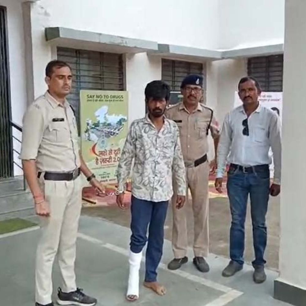 
                 बालाघाट में मजदूरों के 70 हजार चुराने वाला पकड़ाया:पहले चोरों ने शराब पिलाई, फिर पैसे लेकर भाग गए, एक आरोपी फरार 
            