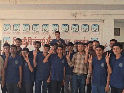 भाई को पढ़ाने के लिए होटलों में काम किया:सेना में जाने का सपना छोड़ा; मां ने मजदूरी कर पढ़ाया; पढ़िए री-नीट की सफलता की कहानियां