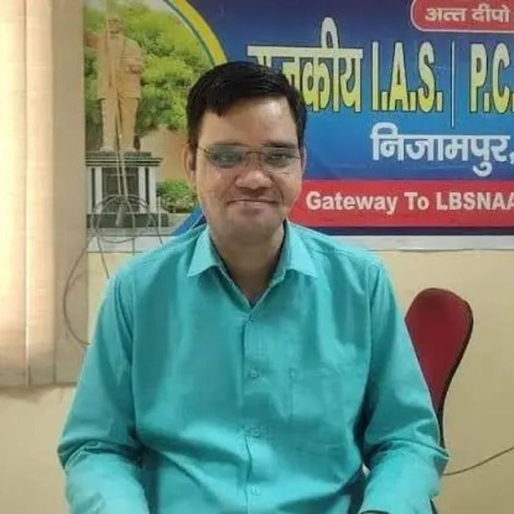 व्यवस्था में रहने के लिए समझौता क्यों करूं:SDM पद से हटाए जाने के बाद IAS रिंकू सिंह राही ने सोशल मीडिया पर लिखी मन की बात