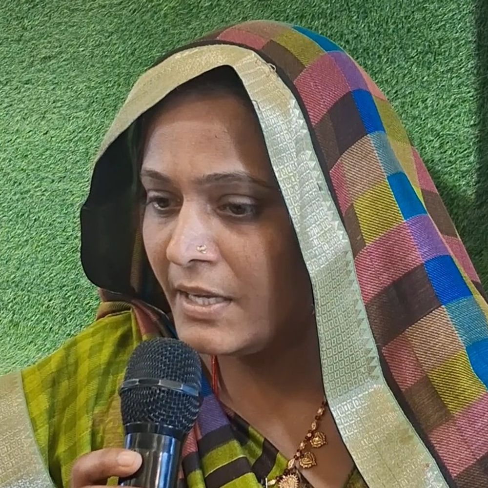 
                 दमोह पूर्व सांसद पुत्रवधू बोलीं-च्रंदभान खेती नहीं करने दे रहे:मंदिर की 24 एकड़ जमीन ट्रस्ट को देना चाहते, मेरे ऊपर बच्चों की जिम्मेदारी 
            