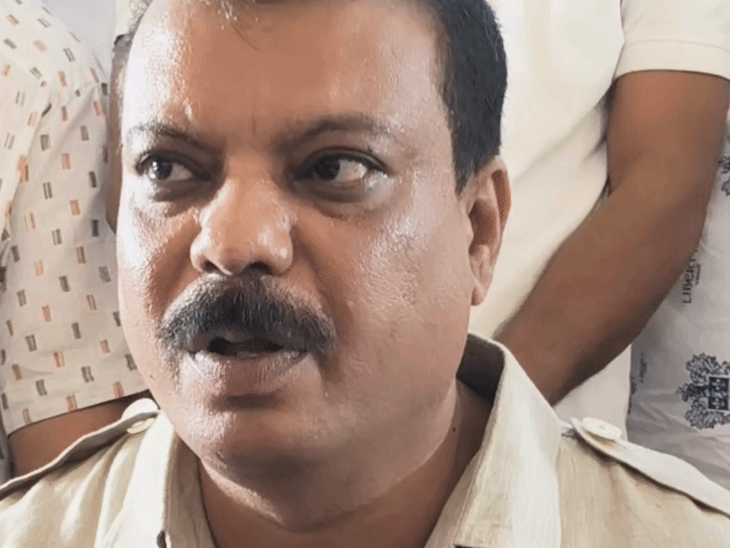 
                 उमंग सिंघार ने UCC पर सरकार से सवाल पूछे:जनता की राय सार्वजनिक करने की मांग की; बैतूल में बोले- भाजपा समाज को बांट रही 
            