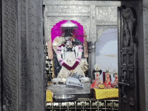 प्रसूताओं को न्याय दिलाने सर्व समाज ने निकाली न्याय पदयात्रा:भगवान के चरणों में रखा प्रार्थना पत्र, निष्पक्ष जांच और कार्रवाई की मांग