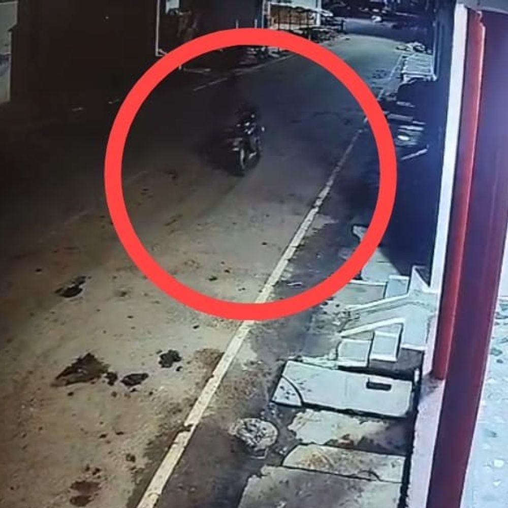 
                 शिक्षक ने खुद खोजा बाइक चोर का घर:CCTV में कैद हुई चोरी, पुलिस 36 घंटे बाद पहुंची 
            