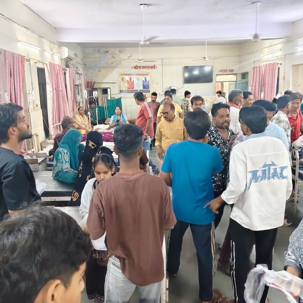 लंगर खाने के बाद 100 से ज्यादा लोग बीमार:भवानी मंडी के नगर के विभिन्न अस्पतालों में भर्ती, फूड पॉइजनिंग के लक्षण