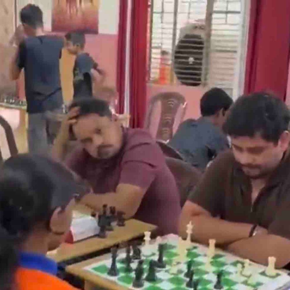 गोरखपुर में हो रही ओपन रैपिड शतरंज टूर्नामेंट:नन्हे खिलाड़ी दिखा रहे रणनीति का दम, चैंपियन को मिलेगी 11 हजार की प्राइज मनी