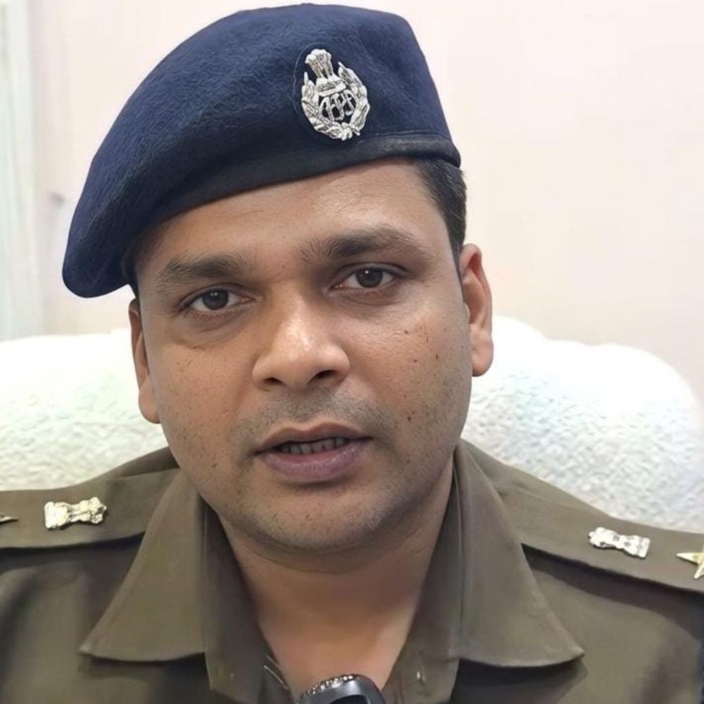 
                 श्योपुर एसपी सुधीर कुमार अग्रवाल का तबादला:मोती उर रहमान बने जिले के नए पुलिस अधीक्षक, जल्द संभालेंगे पदभार 
            